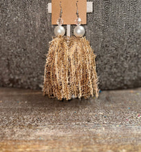 Load image into Gallery viewer, Pearl Tassel Chandelier
