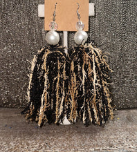 Load image into Gallery viewer, Pearl Tassel Chandelier