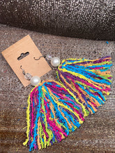 Load image into Gallery viewer, Pearl Tassel Chandelier