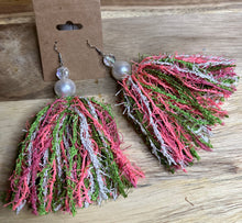 Load image into Gallery viewer, Pearl Tassel Chandelier