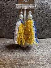 Load image into Gallery viewer, Pearl Tassel Chandelier