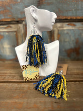 Load image into Gallery viewer, Pearl Tassel Chandelier