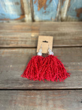 Load image into Gallery viewer, Pearl Tassel Chandelier