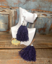 Load image into Gallery viewer, Pearl Tassel Chandelier