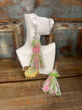 Load image into Gallery viewer, Pearl Tassel Chandelier