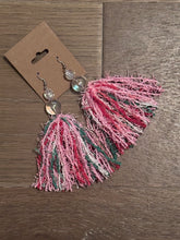 Load image into Gallery viewer, Pearl Tassel Chandelier