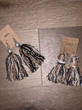 Load image into Gallery viewer, Pearl Tassel Chandelier