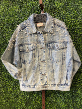 Load image into Gallery viewer, Nacre Vintage Jacket