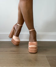 Load image into Gallery viewer, Mandisa