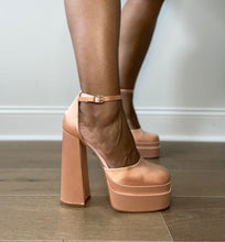 Load image into Gallery viewer, Mandisa