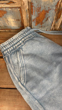 Load image into Gallery viewer, Bleau Vibe Setter Shorts
