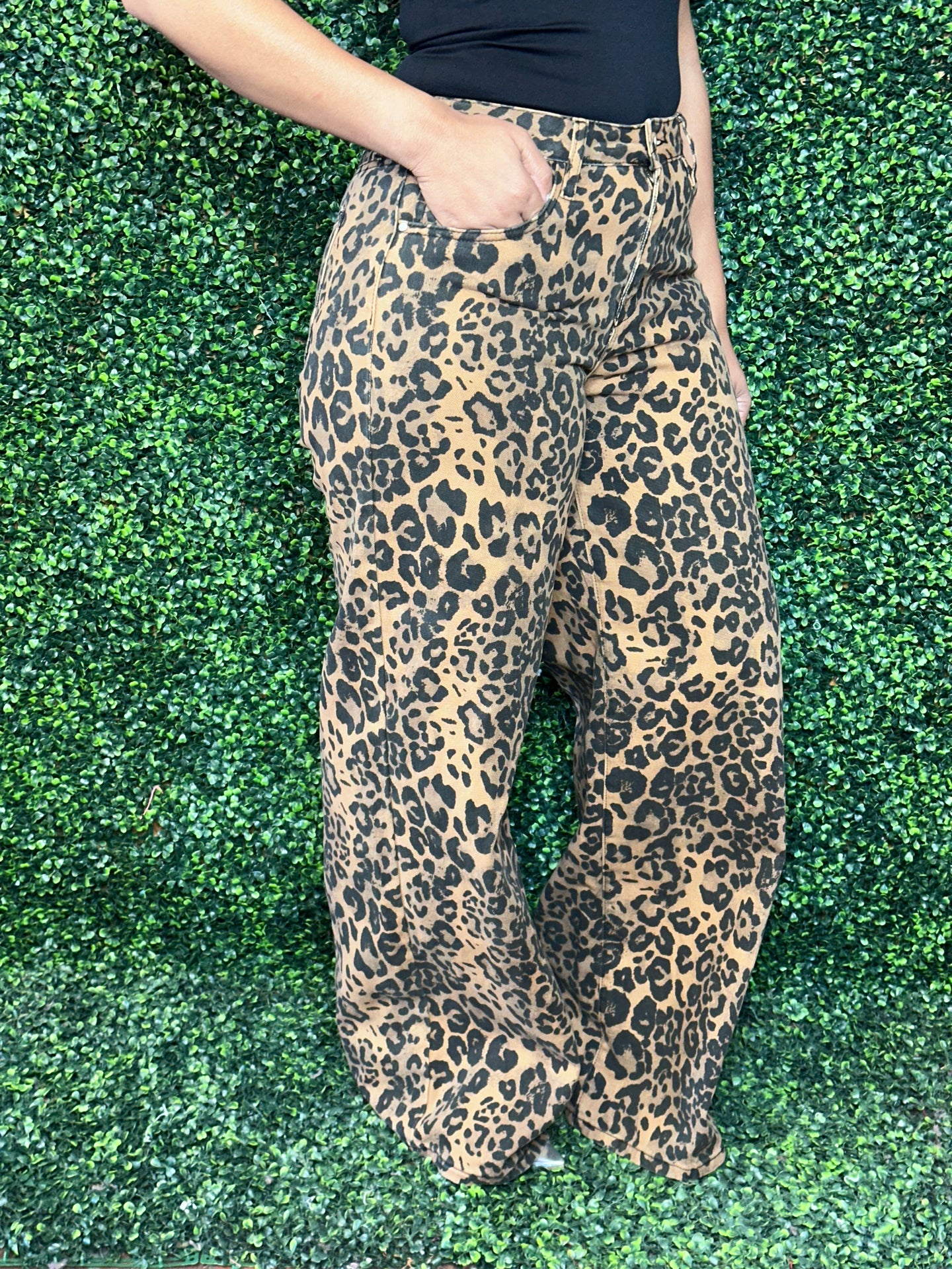 Savage Chic Leopard Jeans