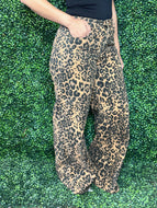Savage Chic Leopard Jeans
