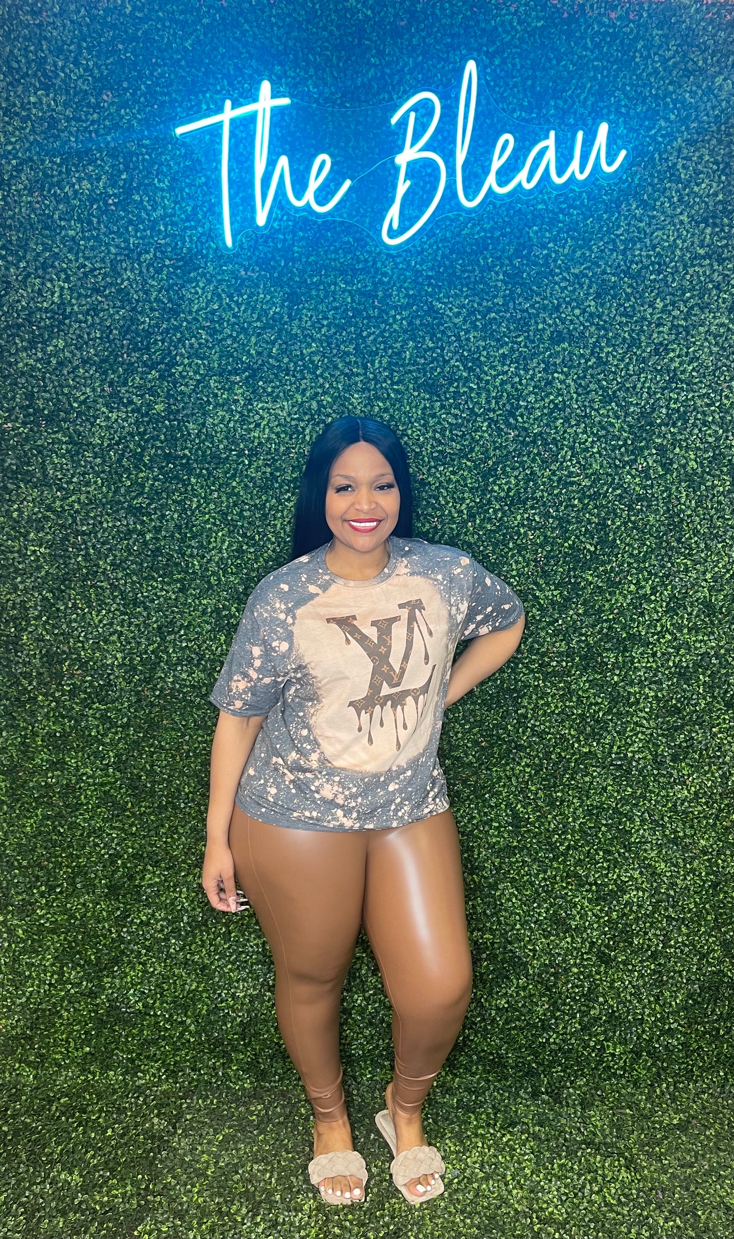 V tshirt