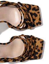 Load image into Gallery viewer, Fenix Pyramid Heel

